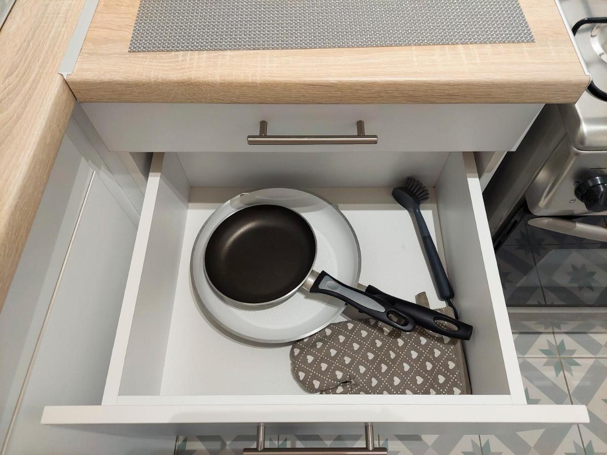 Aweshome City Apartment - 3 Bedrooms And Free Parking 데브레첸 외부 사진