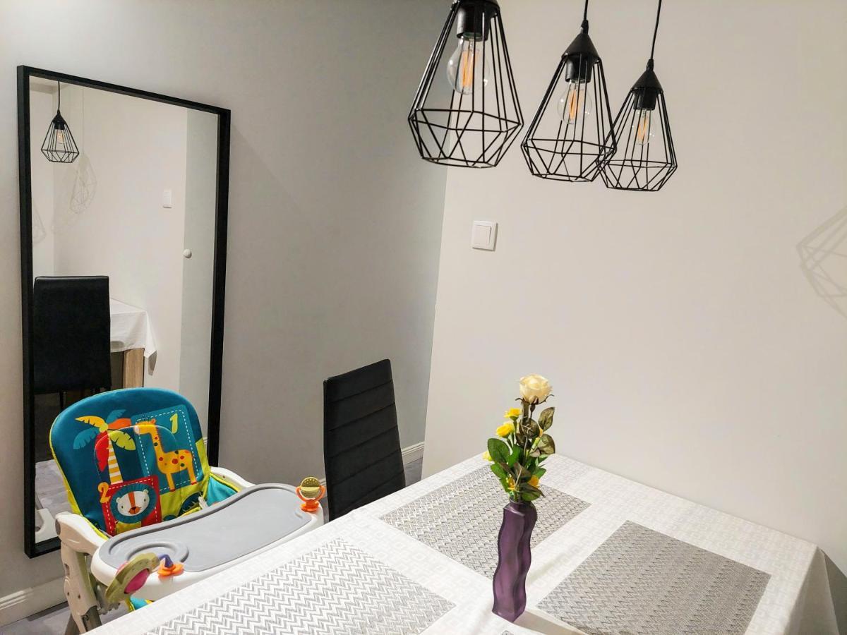 Aweshome City Apartment - 3 Bedrooms And Free Parking 데브레첸 외부 사진