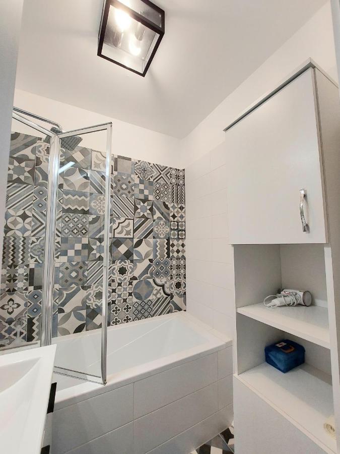 Aweshome City Apartment - 3 Bedrooms And Free Parking 데브레첸 외부 사진
