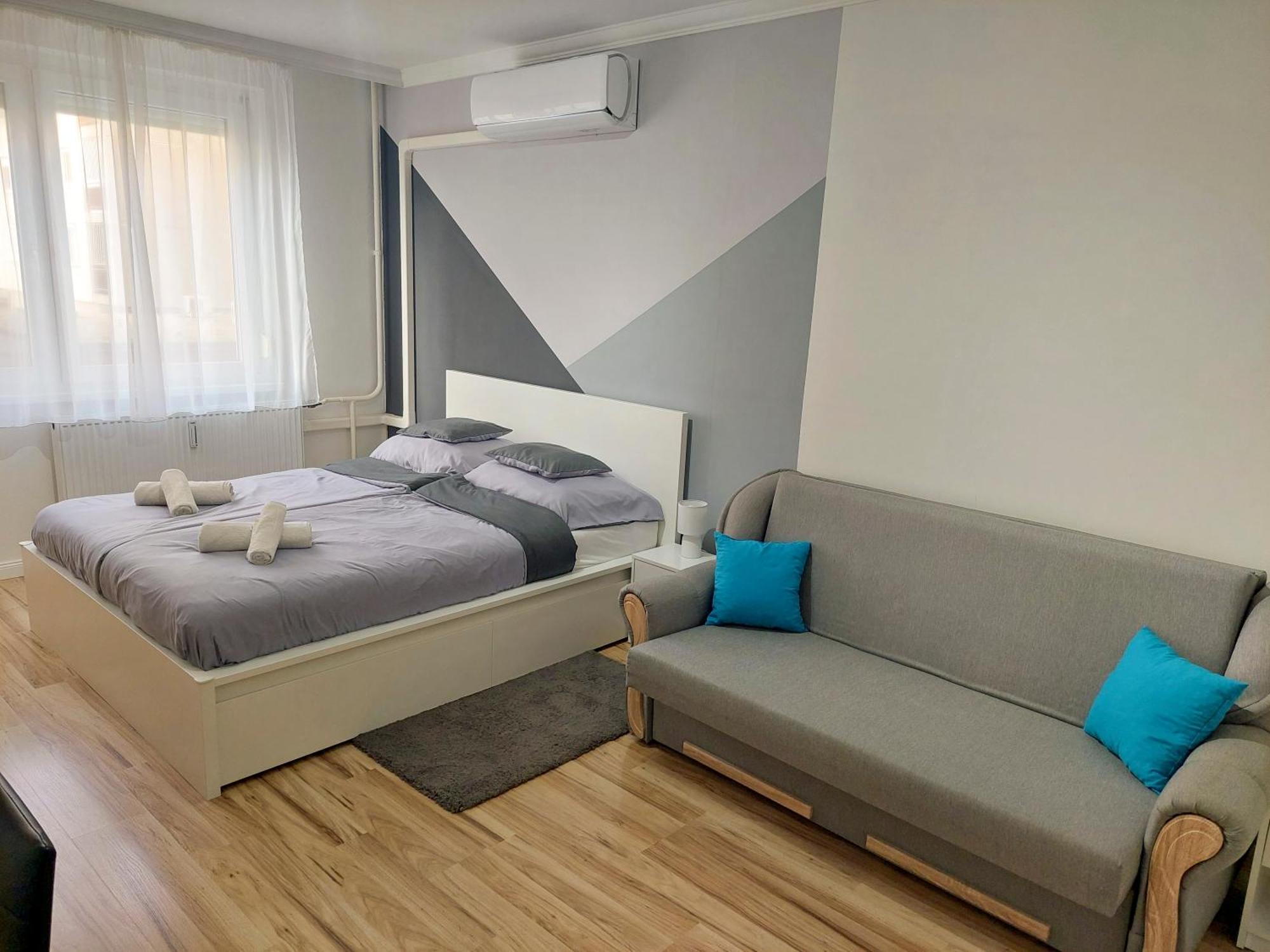 Aweshome City Apartment - 3 Bedrooms And Free Parking 데브레첸 외부 사진