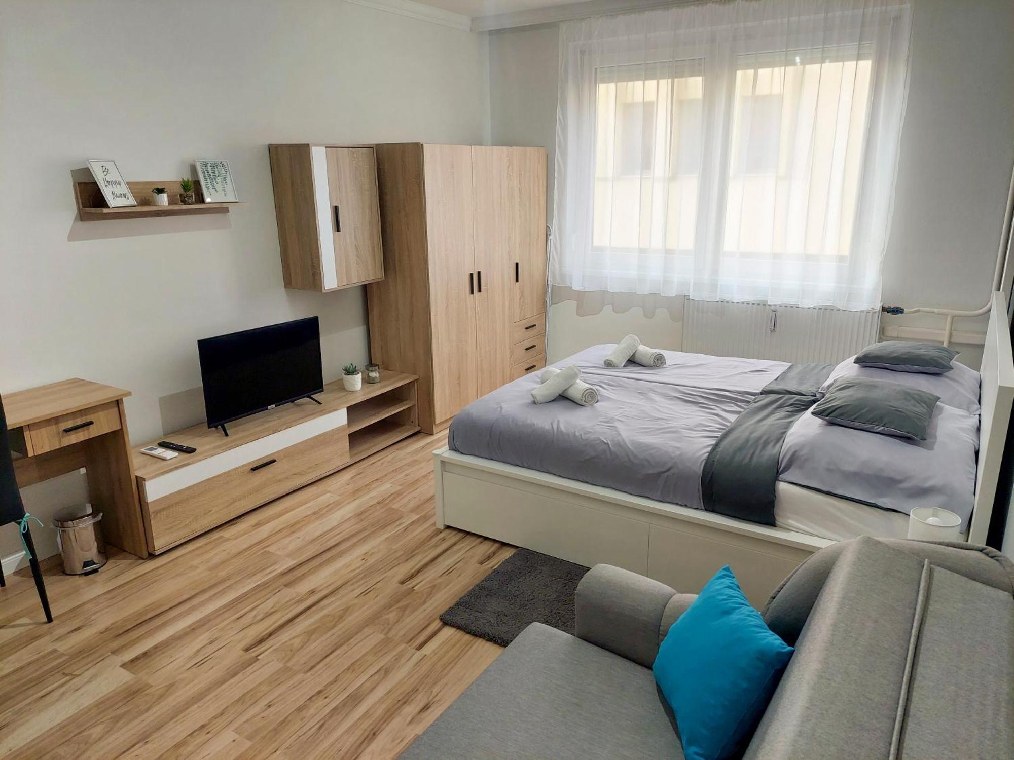 Aweshome City Apartment - 3 Bedrooms And Free Parking 데브레첸 외부 사진