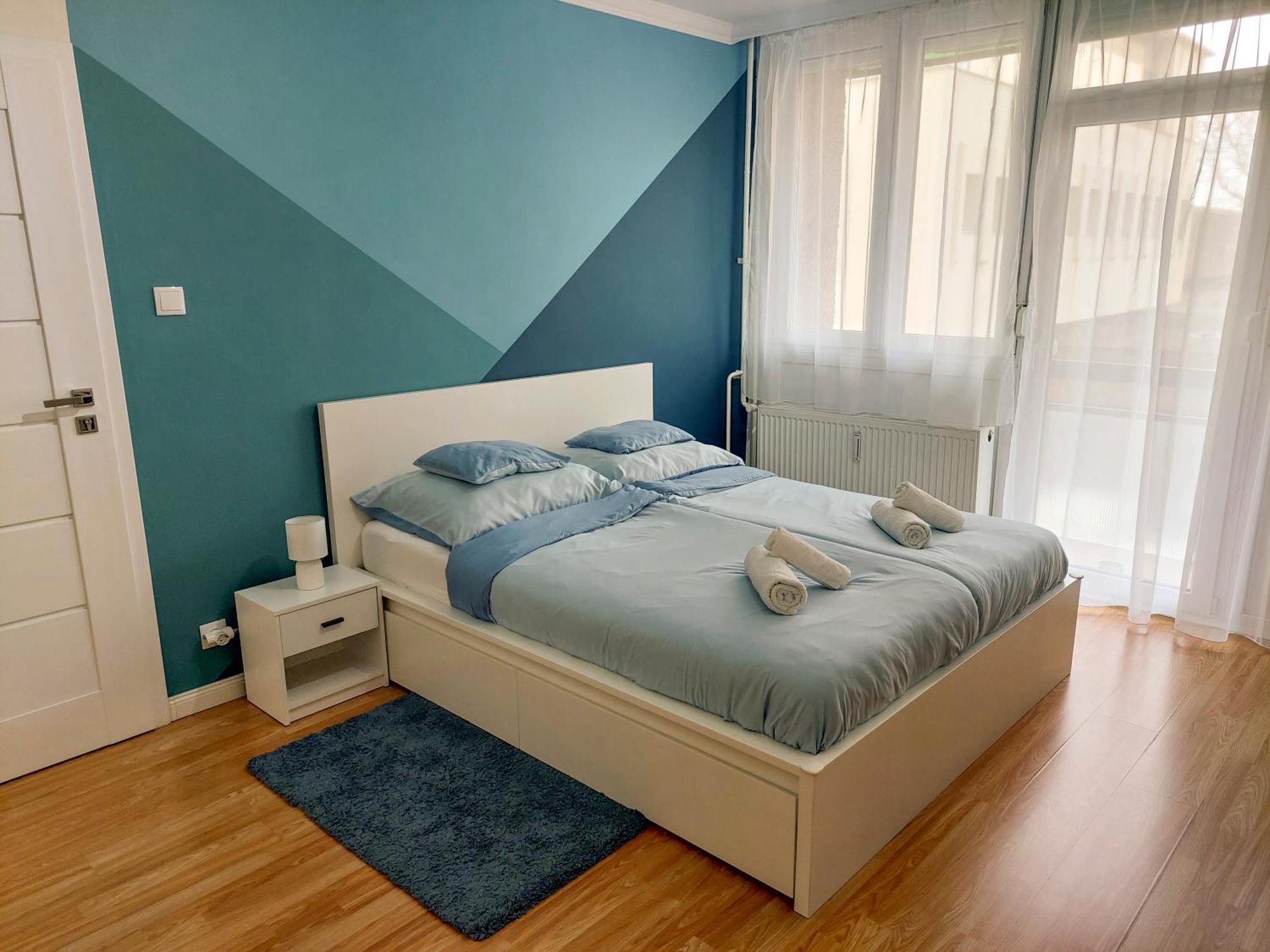 Aweshome City Apartment - 3 Bedrooms And Free Parking 데브레첸 외부 사진