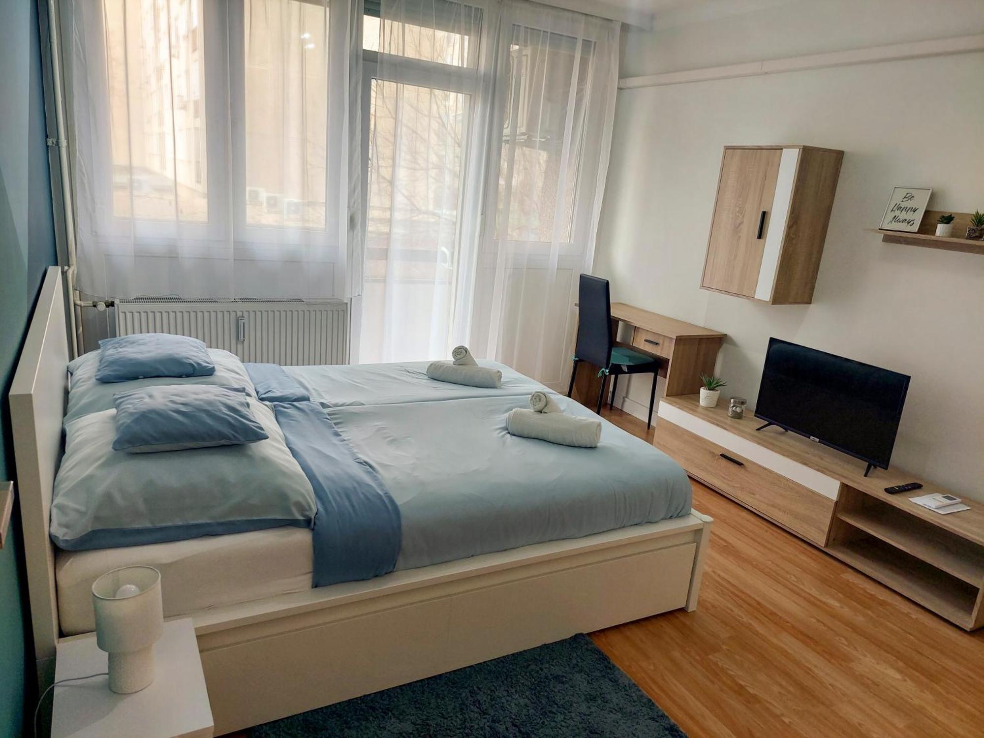 Aweshome City Apartment - 3 Bedrooms And Free Parking 데브레첸 외부 사진